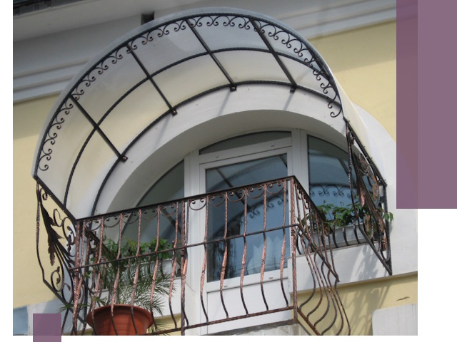 Козырьки над балконом в Узловой — изготовление и монтаж